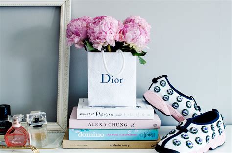 dior flower vase